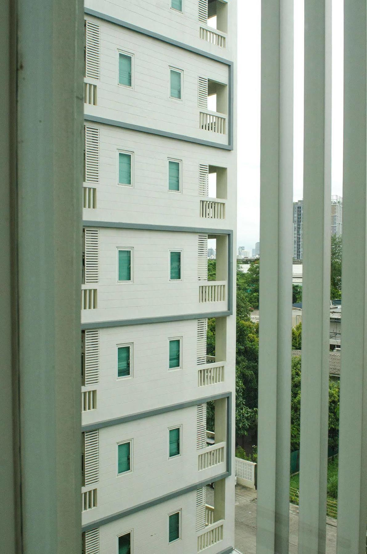 The Platinum Suite Bangkok Exterior photo